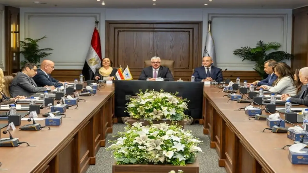 شراكة بين اقتصادية قناة السويس واليونيدو لإطلاق البرنامج الوطني للهيدروجين النظيف بمصر